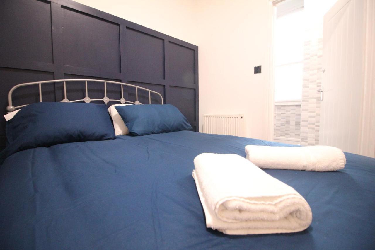 Media Manor - Fully Refurbished In 2022 - Large 6 Bedrooms, 3 Bathrooms Plus Media Games Room بلاكبول المظهر الخارجي الصورة